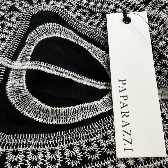 Paparazzi Lace Embroidered  Kimono - Picture 5 of 8